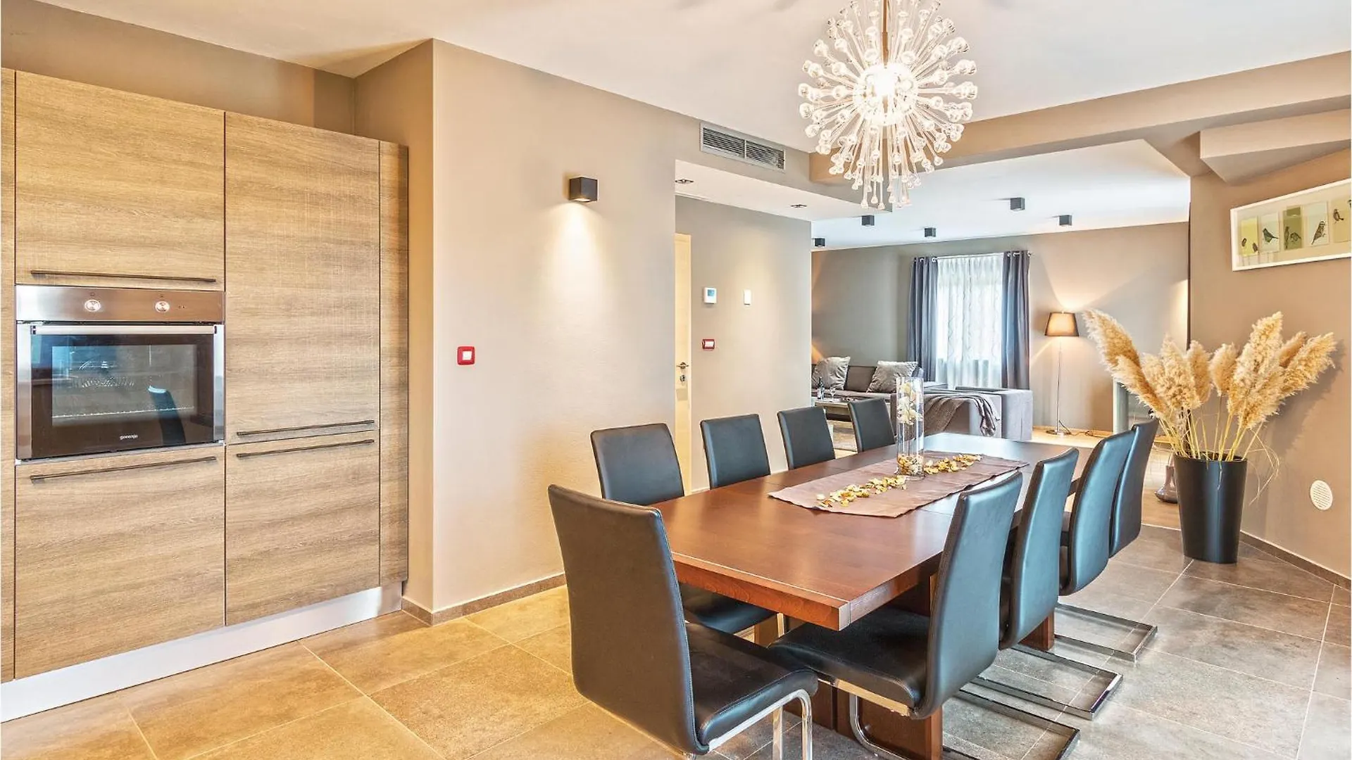 Gorgeous Home In Trosti With Jacuzzi Heki Дом отдыха